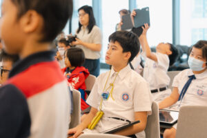 Ming Pao Student Reporters from Pui Ching Primary School conducting interviews